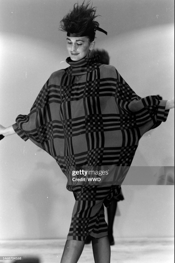 Pierre Cardin Fall/Winter 1983-1984 Fuchsia Plaid Ovoid Dress
